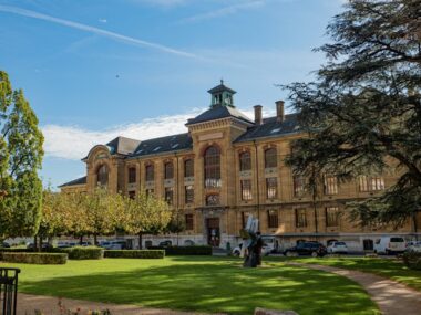 Buckinghamshire New University Scholarship